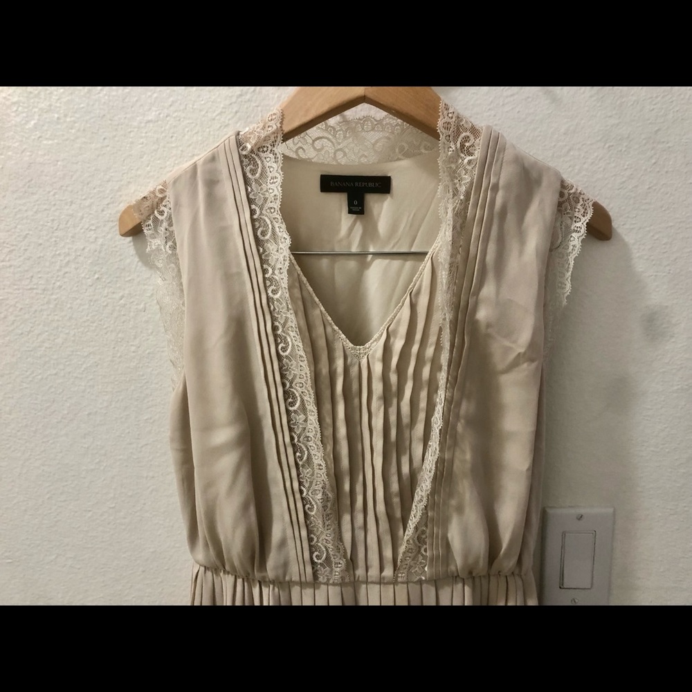 Light beige Banana Republic mid-length professional dress